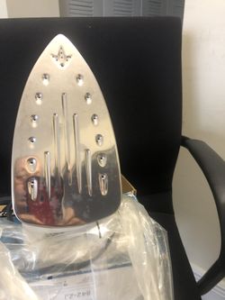 Black & Decker Iron With Over DoorMount Holder