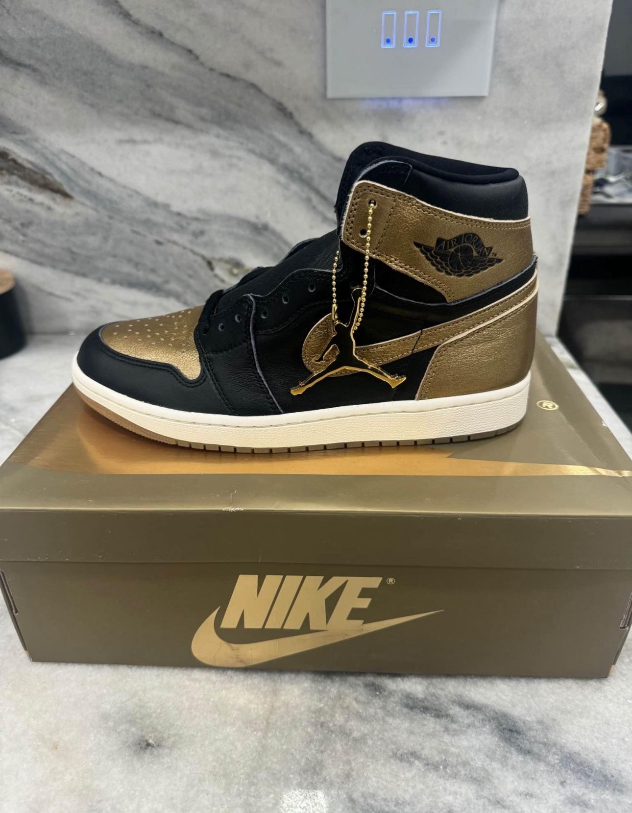 Jordan 1 Gold