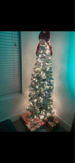 6.5ft Christmas Tree + Bow Ornaments