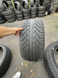 305/30ZR26 Lexani 305/30/26 one used tire in great condition 125$ for 1 tire plus tax. Installation available but not included. Wheel alignment avail