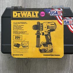 BRAND NEW DEWALT DRILL KIT