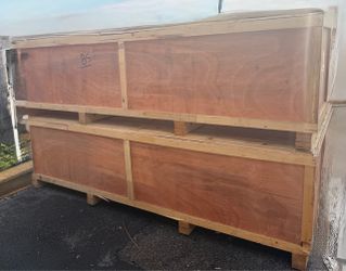 Free crates  Hialeah Gardens