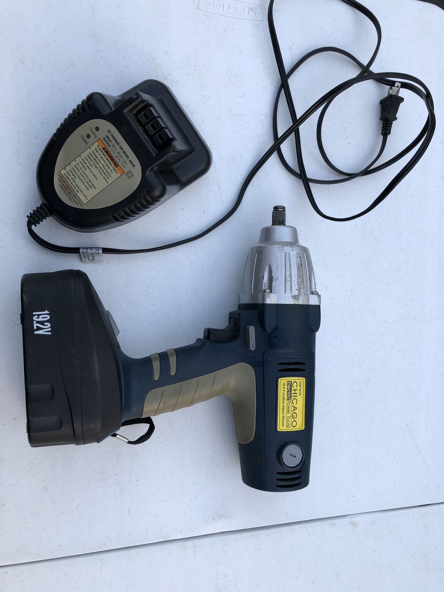 Chicago cordless impact wrench 19.2v w/battery and charger