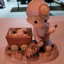 Precious Moments Figurines