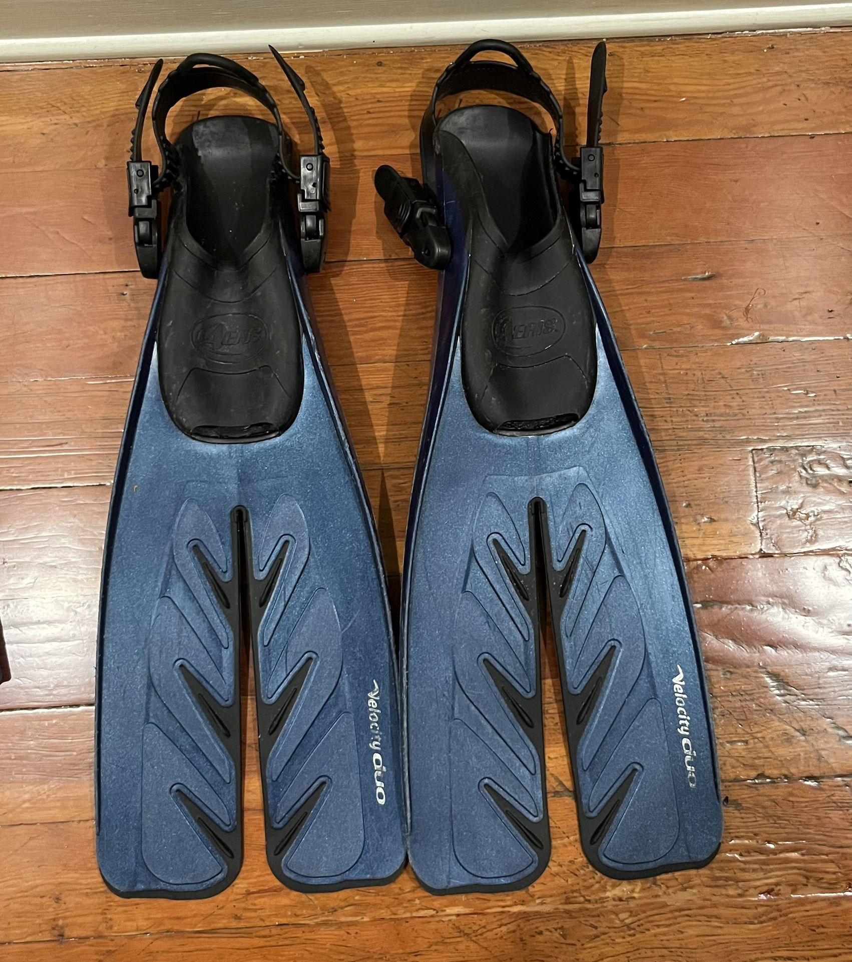 Aeris Velocity Duo Split-Fins Snorkeling/Diving/Swimming Open Heel Adjustable Fins Size S/M