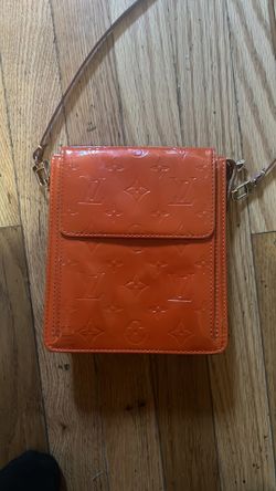 Louis Vuitton Mott in Red