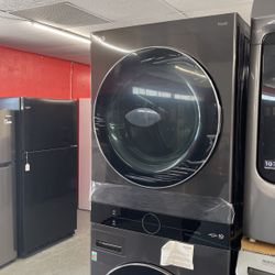 New Scratch And Dent LG Front Load Washtower Stackable Washer And Dryer. 1 Year Warranty 