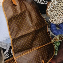 Authentic Vintage Garmet Bag Leather Like Brand New 350 Firm