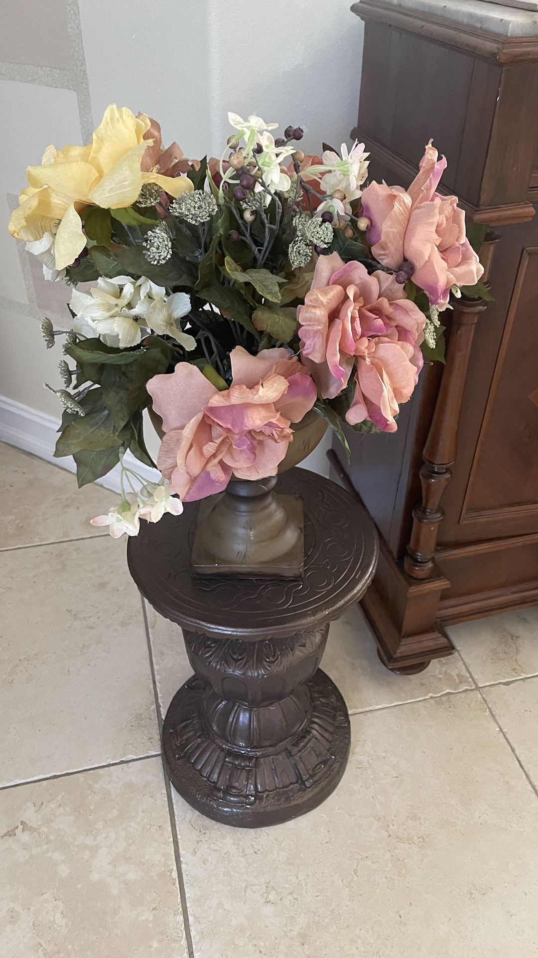 16” Column W/ Silk Flower Pot