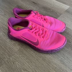 Women Nike Size 9 