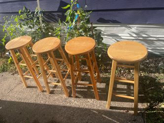 Set of 4 Wooden Bar Stools