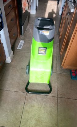 Electric 120 Volts Landscaping Wood Or Tree Branches Chipper Shredder
