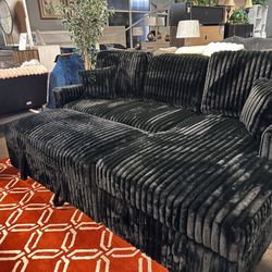 Sleeper Sofa! $699 🛋️🧡✨ More Colors Available!