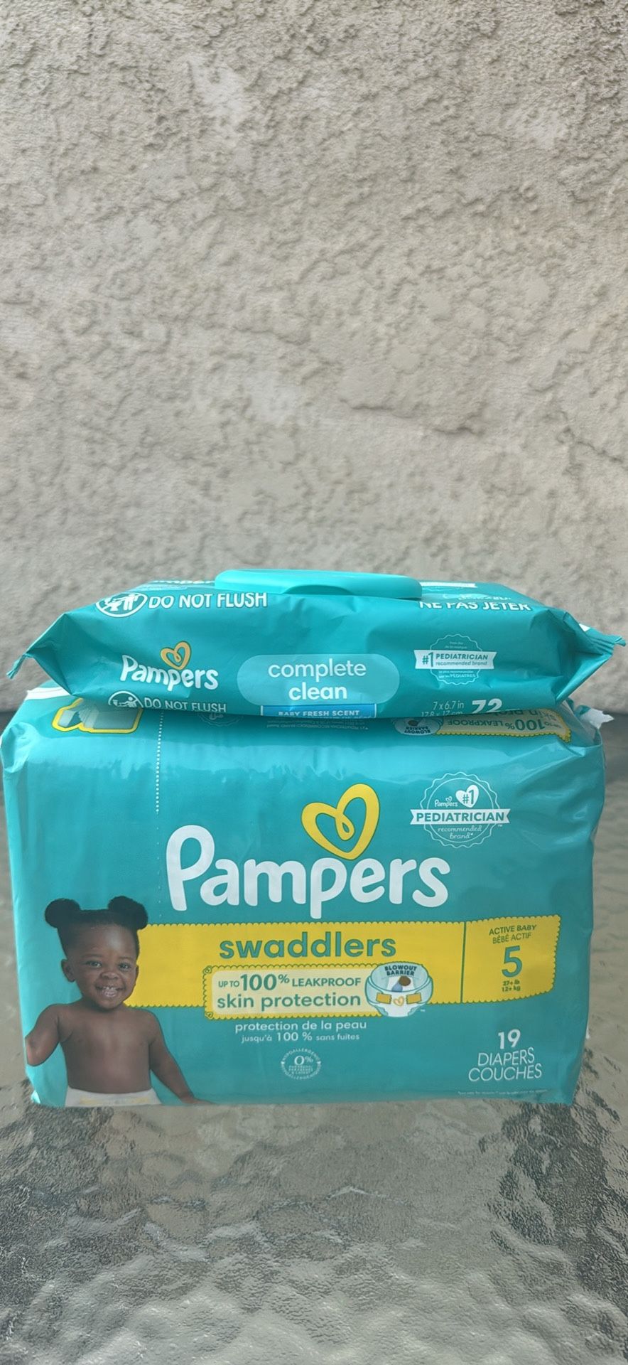 Pampers Swaddlers Size 5 & Pampers Baby Wipes Bundle