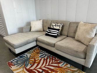 GREY SECTIONAL COUCH W/ FREE DELIVERY