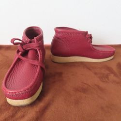 Clarks X Sporty & Rich  Wallabee (contact info removed)2 Burgundy Leather Chukka Boots 8 sample