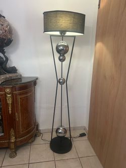 Modern floor lamp