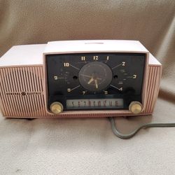 Vintage 1950s General Electric Clock Radio