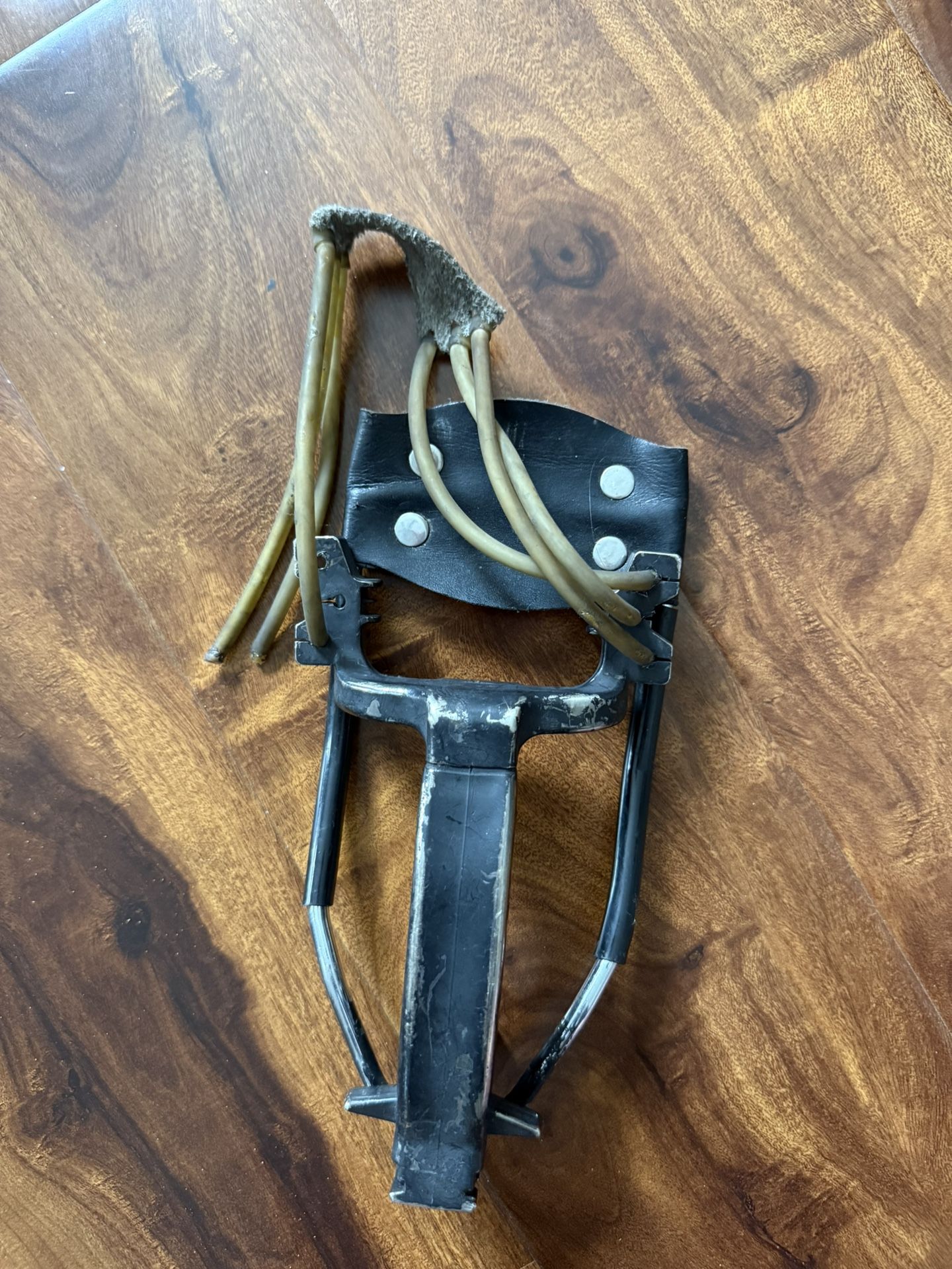 Heavy-Duty Wrist Rocket Slingshot – Classic Design with Arm Brace