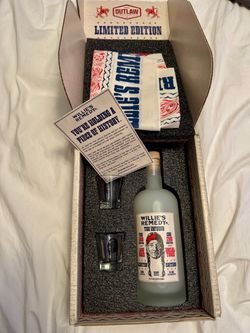 Willie Nelson Outlaw Music Festival 10th Anniversary Limited Edition Collectibles