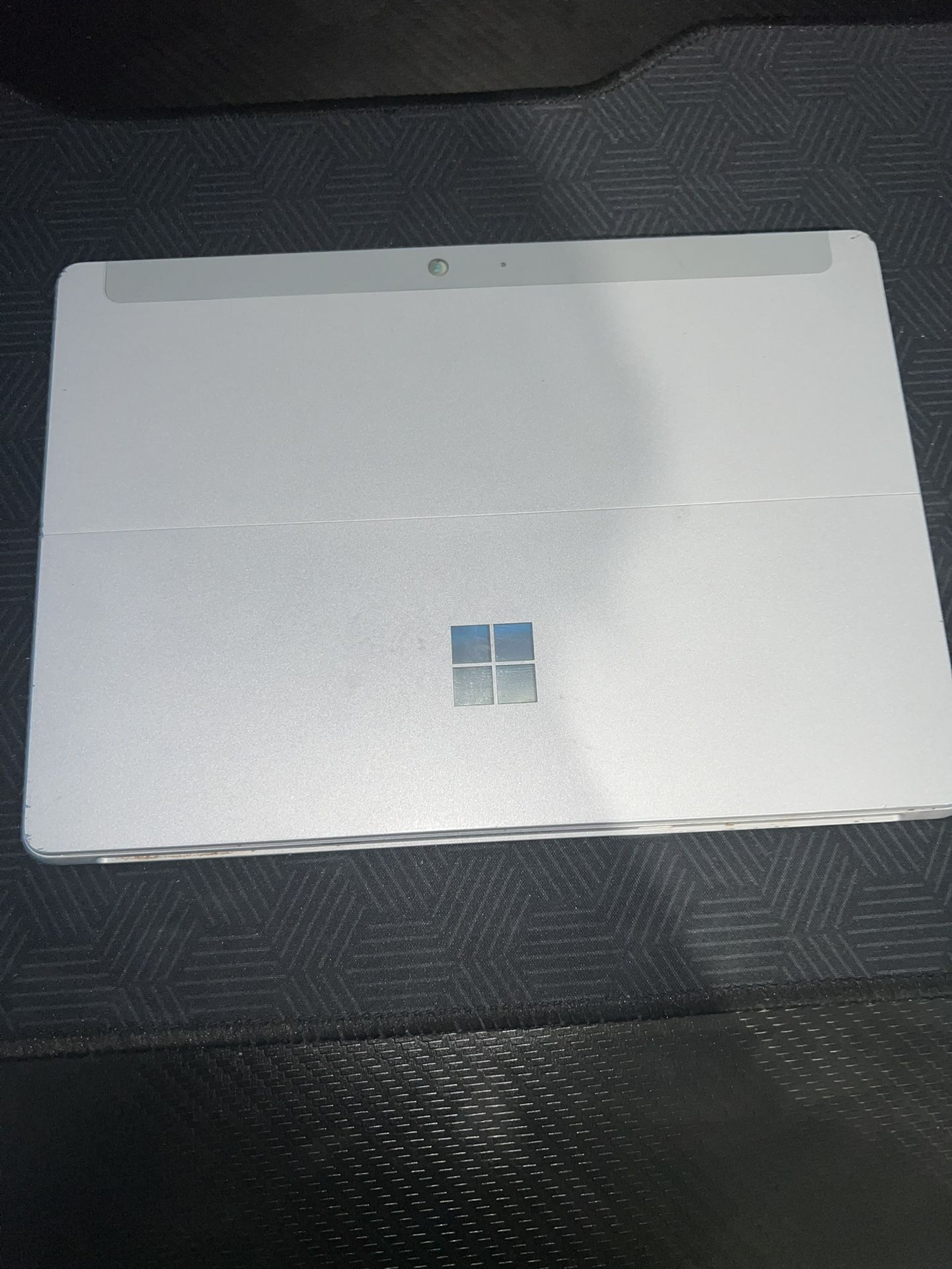 Surface Go 2 With Accessories