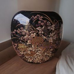 Toyo Japan Jade Kiku 8 3/4” Tall Vase Black Porcelain Dragonfly Floral