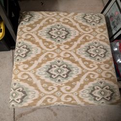 Ottoman 36x36x13 In