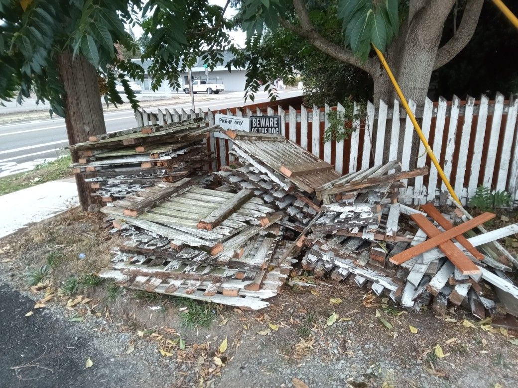 Free Old Fencing/ Fire Wood