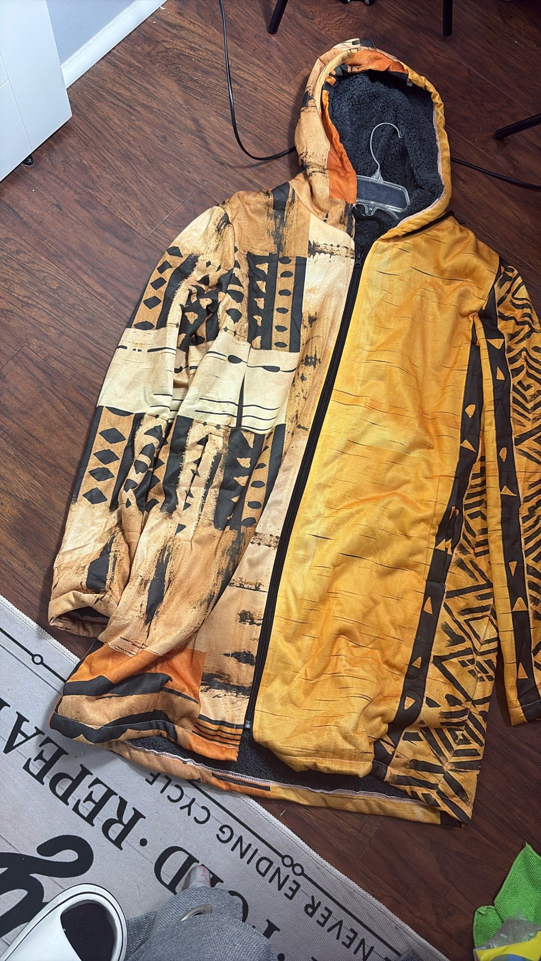 Unisex Faux Fur Lined Tan/Black/ Rust  Aztec Tribal Design Size XL, But Seems Like 2XL 