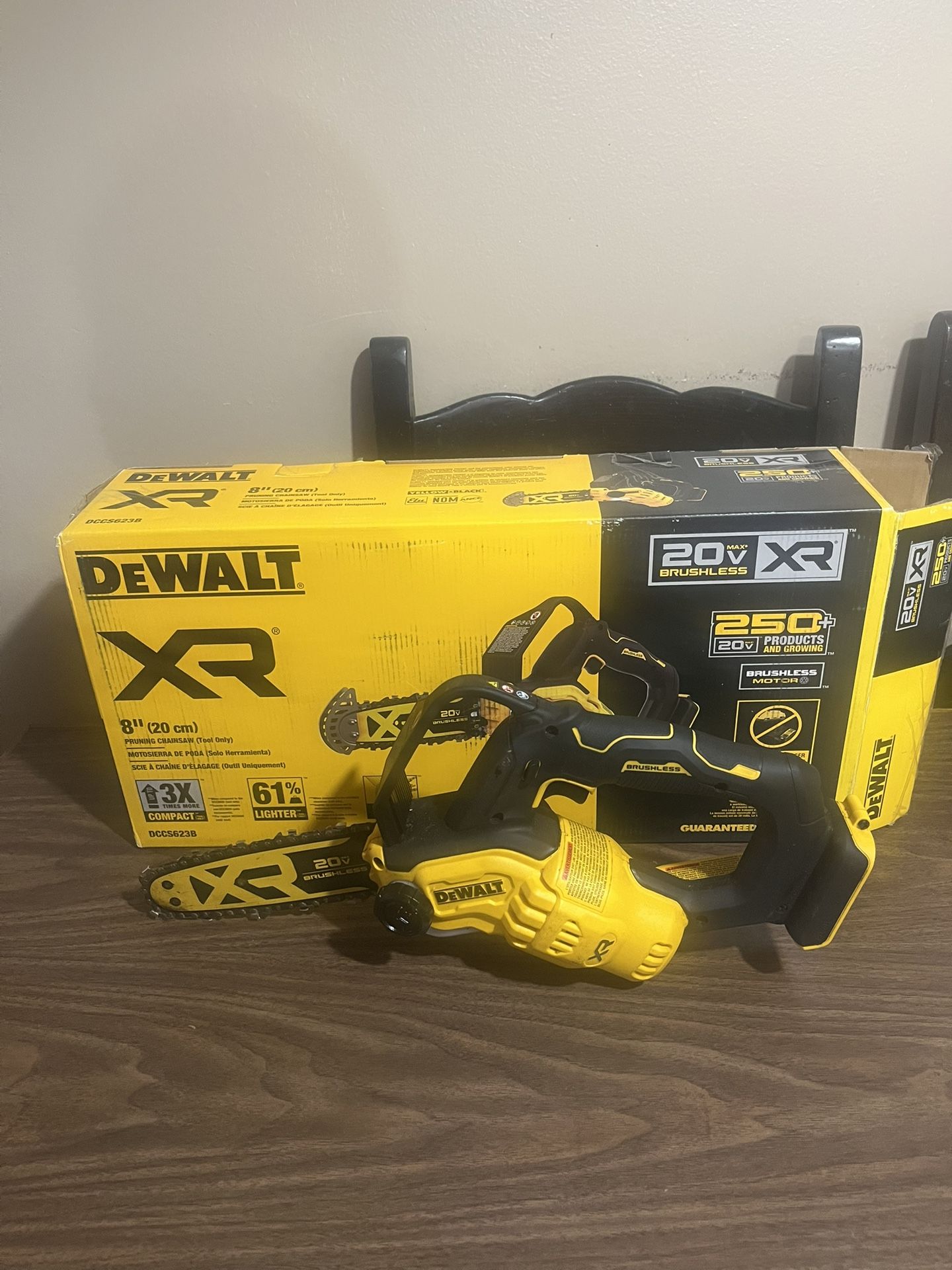 DeWalt 20v XR Brushless 8” Pruning Chainsaw