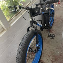 Mongoose Domolite 26” Fat Tire Bike, Like New