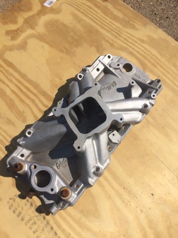 Edelbrock TM2R Chevy Rect port 2695 intake manifold