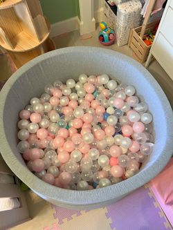 Foam ball pit