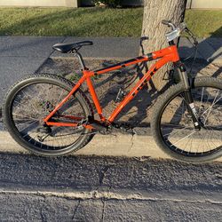 Trek Xcaliber 29inch RockShox suspension