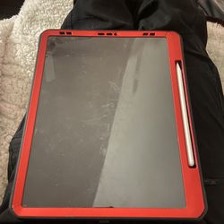 iPad Pro 12.9 (4th Generation) With Apple Pen