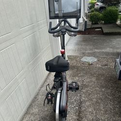 Echelon Ex-5S smart Connect bike. Large padded upgraded seat, 21.5” screen,