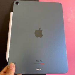 Apple IPad Air 5th Generation (10.9” Liquid Retina/ M1 chip / 2022 Model) 64GB with pen, keyboard case & Accessories (256gb $579) 