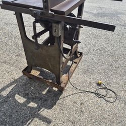 Early Davis & Wells 12" Table Saw Made In U.S.A. Tool Shop Garage Tools
