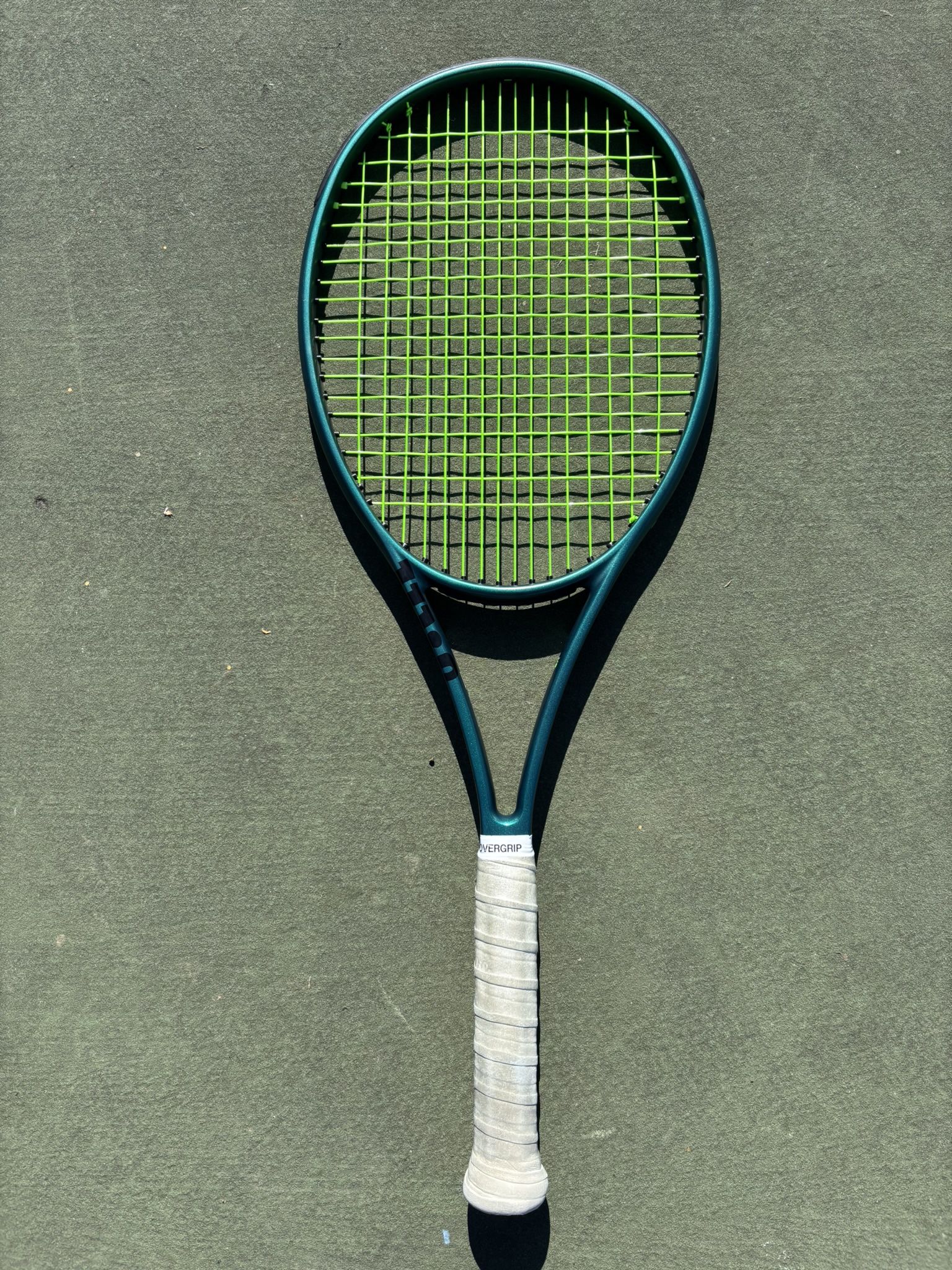 Wilson Blade V9 16x19 Tennis Racket