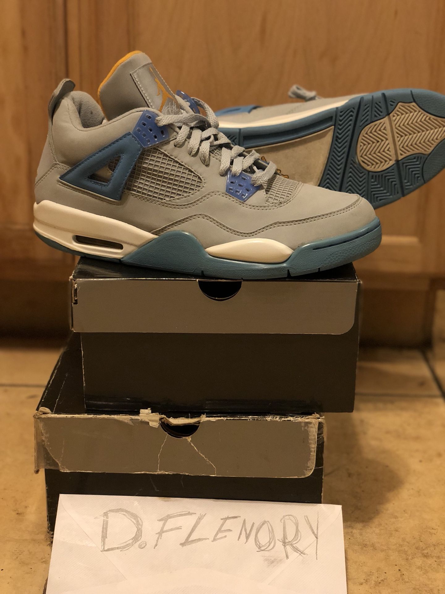 Air Jordan mist blue 4