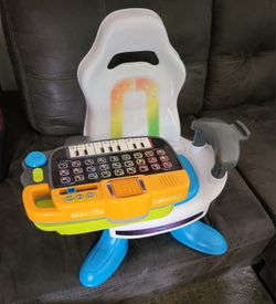 V-TECH TODDLER GAMING CHAIR
