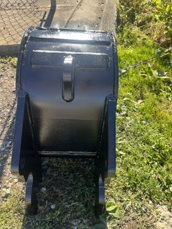 Kabota digging bucket