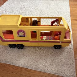 Vintage Barbie bus/camper