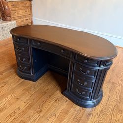 Hooker Furniture Seven Seas Kidney Desk
