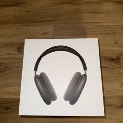 Open Box-Mint Condition AirPods Pro Max Midnight/Black