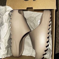 Brand New Yeezy Adidas Slides Color Pure 