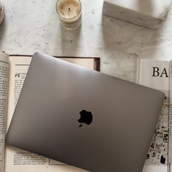 MacBook Pro 13" (2016) – 256GB, 8GB RAM – Great Condition – Battery Needed