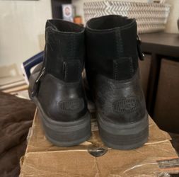 Ugh boots sz11