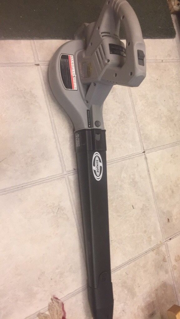 Electric Leaf Blower Like New