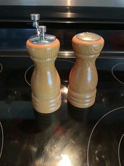 Olde Thompson salt shaker and pepper grinder